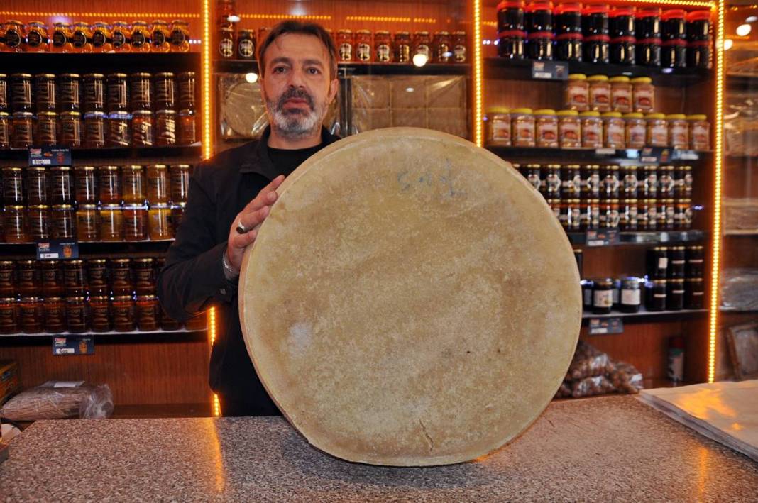 O kentin meşhur peyniri tescillendi: Kilosu 650 TL! Yılda 200 ton üretiliyor, kapış kapış satılıyor 15